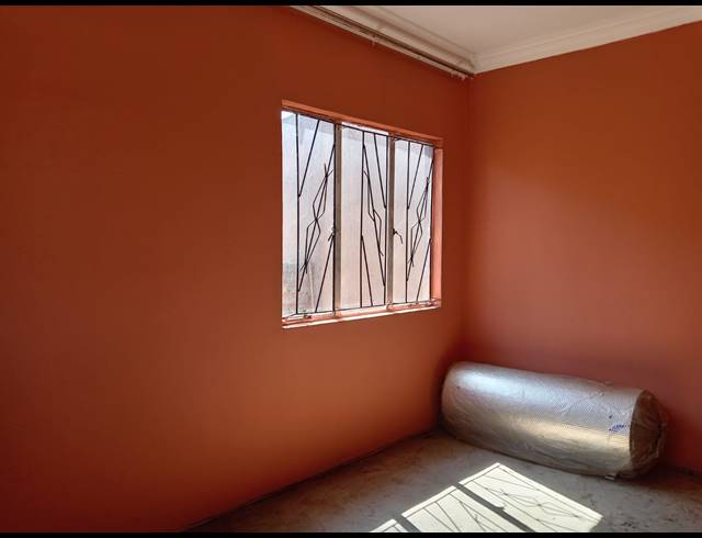 2 BEDROOM FREEHOLD FOR SALE IN VOSLOORUS